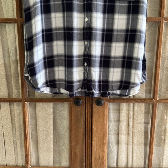 Soft, short sleeve button down blouse - Picture 3 of 4
